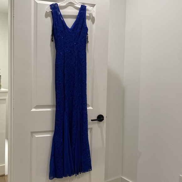 Floor length Royal blue sleeveless dress. Size XS - Picture 3 of 4